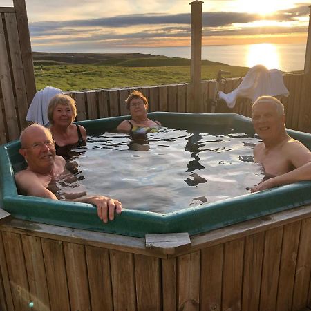 Guesthouse Gimbur Reykjarholl Exteriör bild