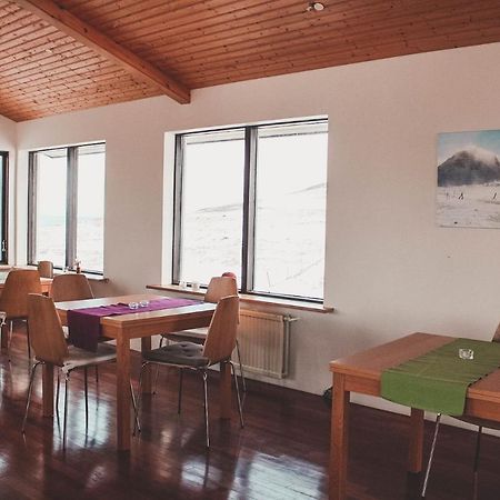 Guesthouse Gimbur Reykjarholl Exteriör bild
