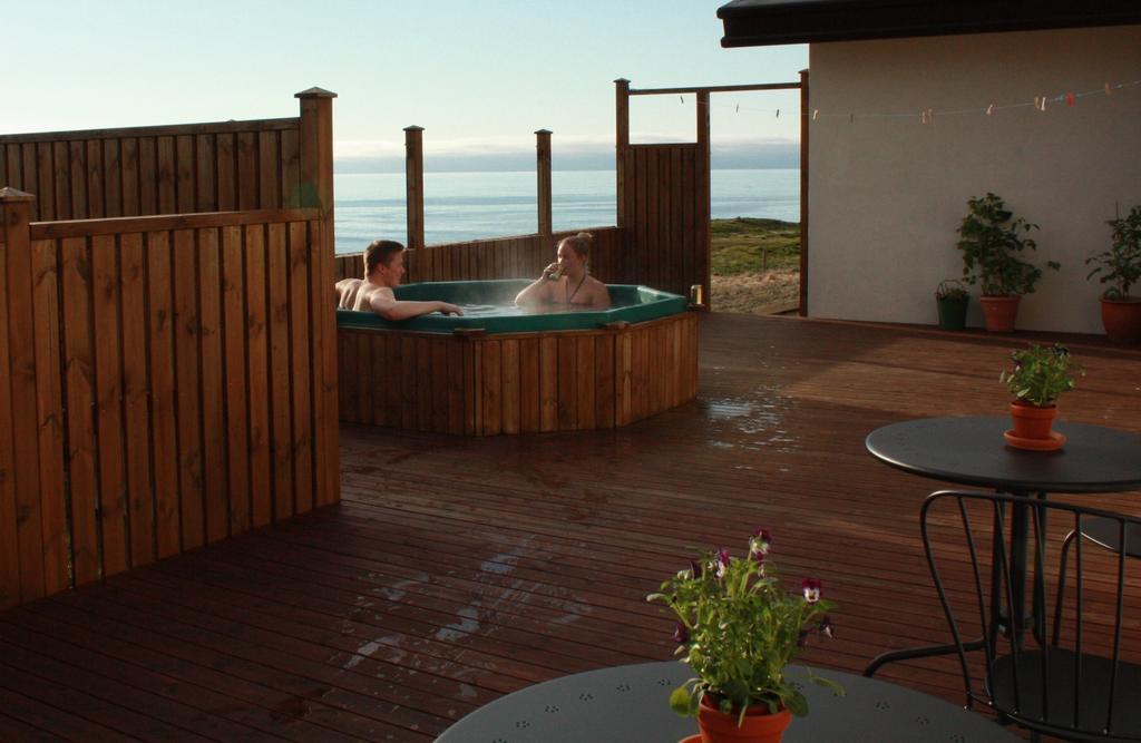 Guesthouse Gimbur Reykjarholl Exteriör bild