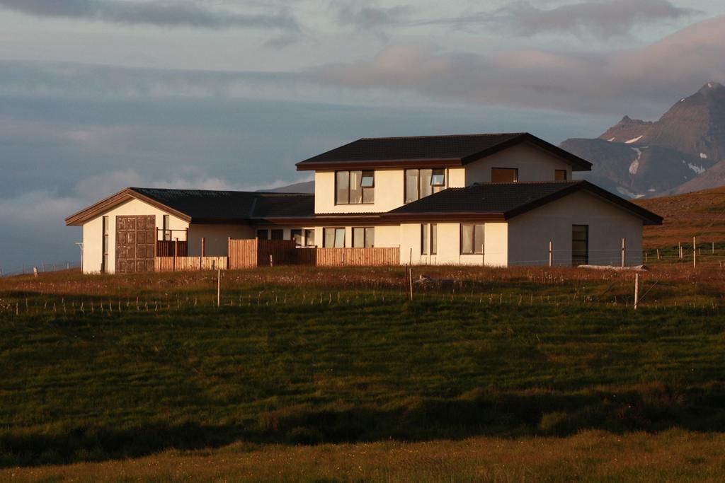Guesthouse Gimbur Reykjarholl Exteriör bild