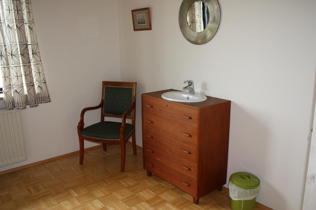 Guesthouse Gimbur Reykjarholl Exteriör bild