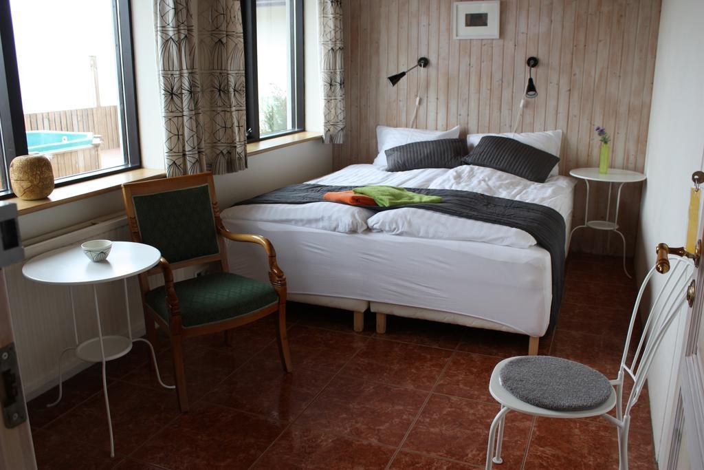 Guesthouse Gimbur Reykjarholl Exteriör bild