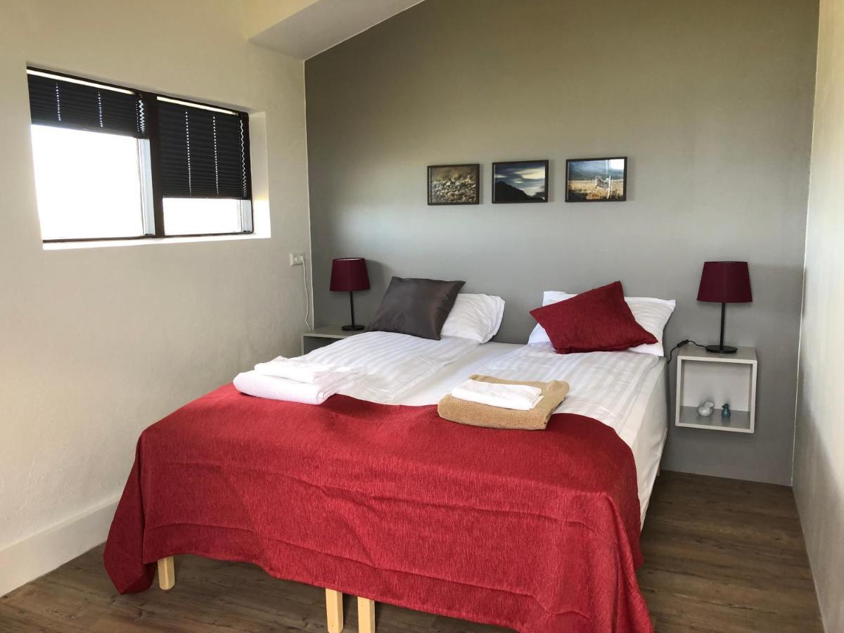 Guesthouse Gimbur Reykjarholl Exteriör bild