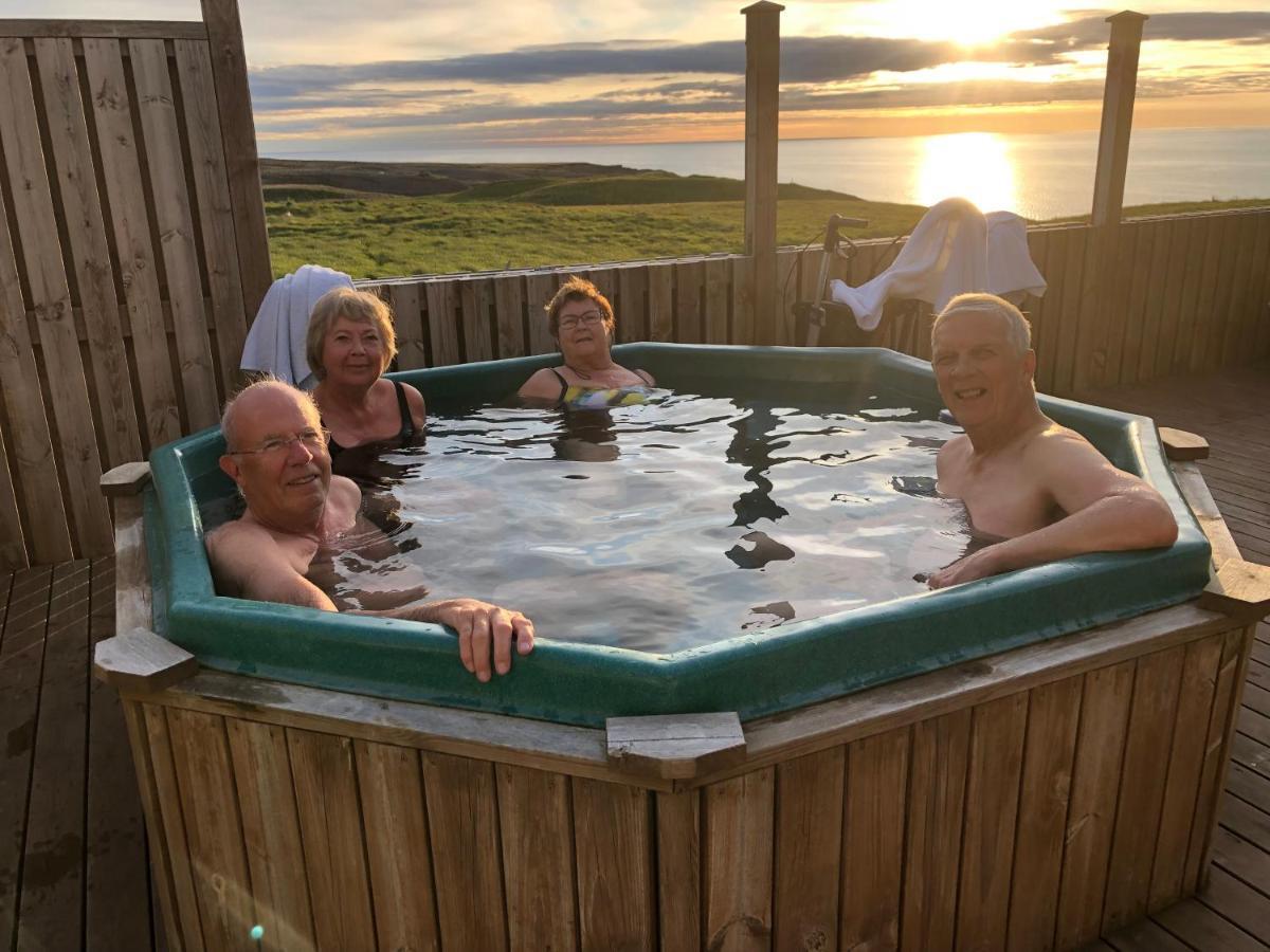 Guesthouse Gimbur Reykjarholl Exteriör bild